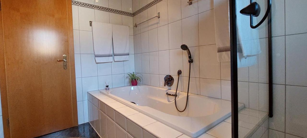 Ferienwohnung Odenwaldblick Momlingen Екстер'єр фото